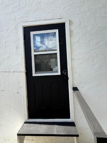 913 NW 46th St 2, Miami, FL 33127