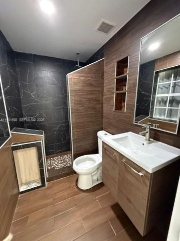 913 NW 46th St 2, Miami, FL 33127