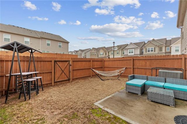 7653 Castle Avenue, Fairburn, GA 30213