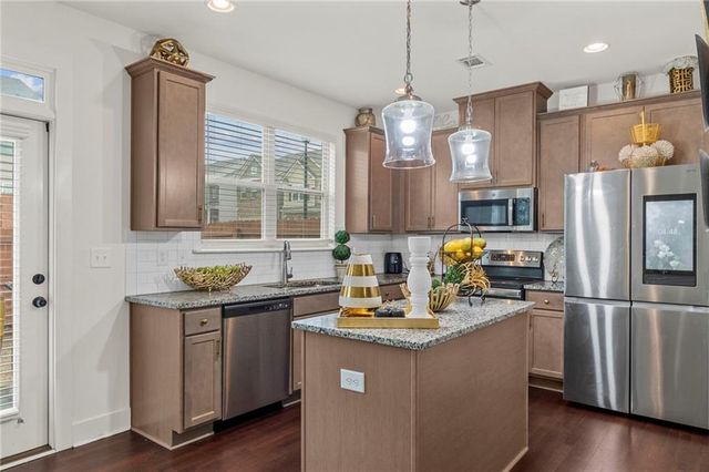 7653 Castle Avenue, Fairburn, GA 30213