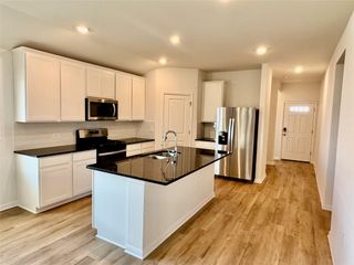 5017 Hazelnut LN, Del Valle, TX 78617