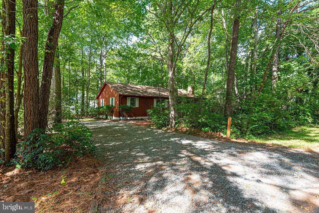 Image 1 of property listing at 32 WHALER LN, Ocean Pines, MD 21811