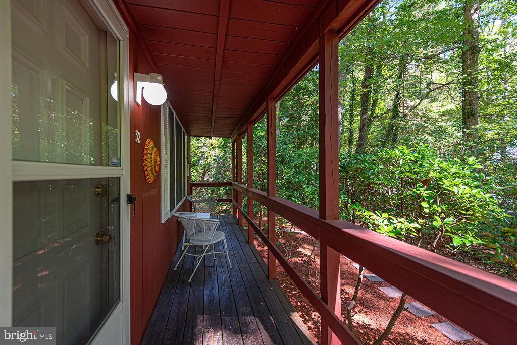 Image 4 of property listing at 32 WHALER LN, Ocean Pines, MD 21811