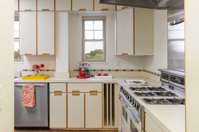 993 Memorial Drive 603, Cambridge, MA 02138