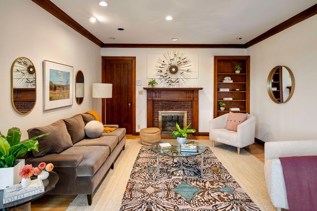 993 Memorial Drive 603, Cambridge, MA 02138