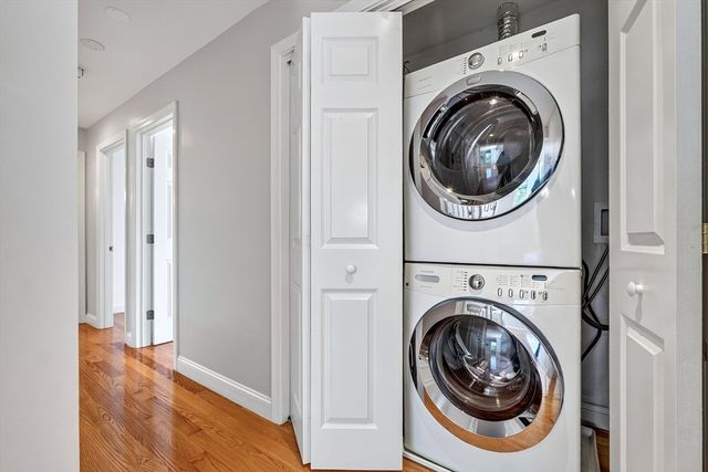 29 Spruce St 42, Waltham, MA 02453