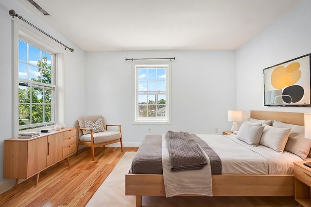 29 Spruce St 42, Waltham, MA 02453