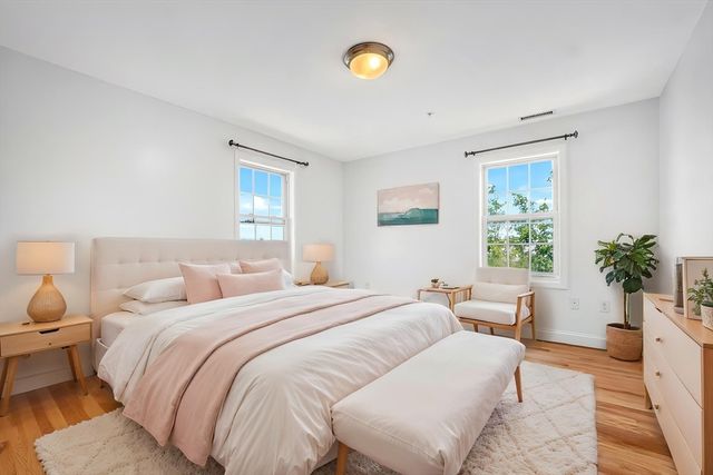 29 Spruce St 42, Waltham, MA 02453