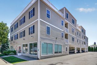 29 Spruce St 42, Waltham, MA 02453