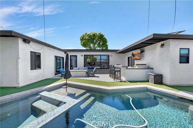2916 Charlemagne Avenue, Long Beach, CA 90815