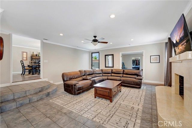 2916 Charlemagne Avenue, Long Beach, CA 90815
