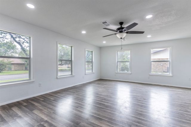 337 Travis Lane, Hewitt, TX 76643