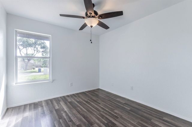 337 Travis Lane, Hewitt, TX 76643