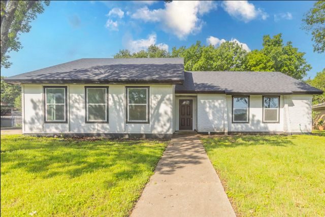 337 Travis Lane, Hewitt, TX 76643