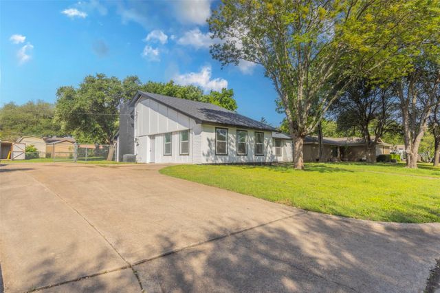 337 Travis Lane, Hewitt, TX 76643