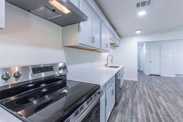 337 Travis Lane, Hewitt, TX 76643