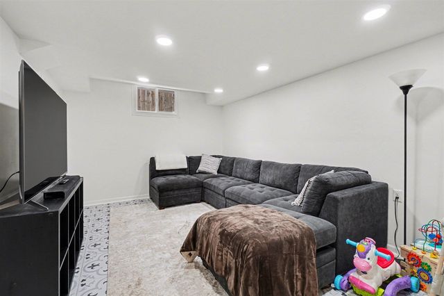 2720 W Main Street, Kalamazoo, MI 49006