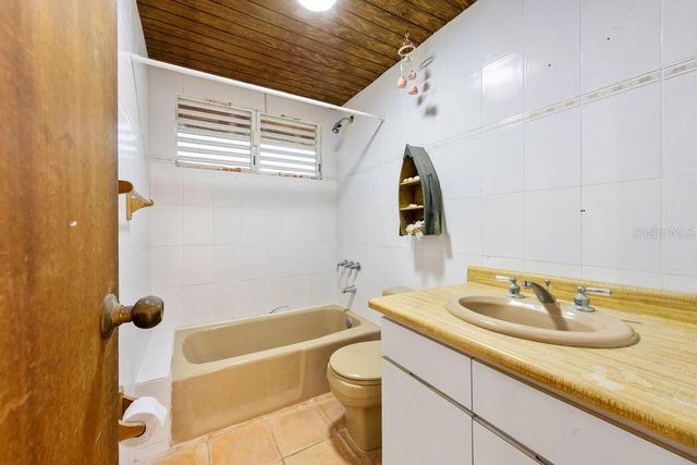 PR 968 Km. 2.1 CAMINO LAS PICUAS, Rio Grande, PR 00745