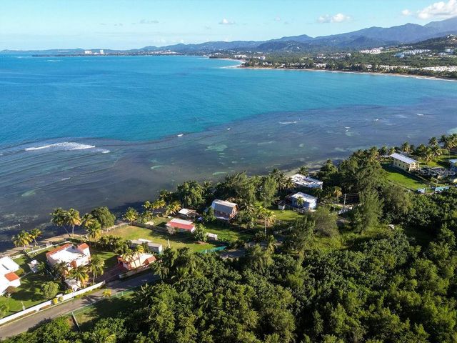 PR 968 Km. 2.1 CAMINO LAS PICUAS, Rio Grande, PR 00745