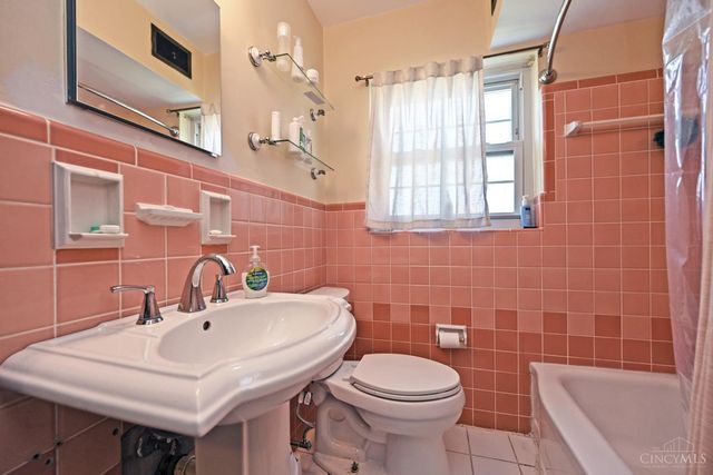 7651 Sagamore Drive, Cincinnati, OH 45236