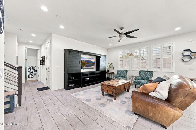 4636 E BECK Lane, Phoenix, AZ 85032