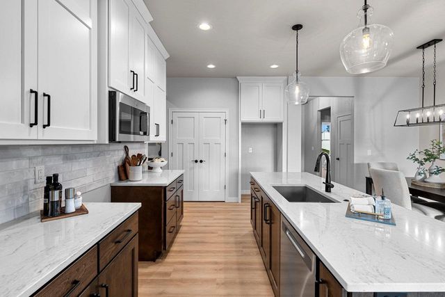 2850 ELM TREE, Howard, WI 54313