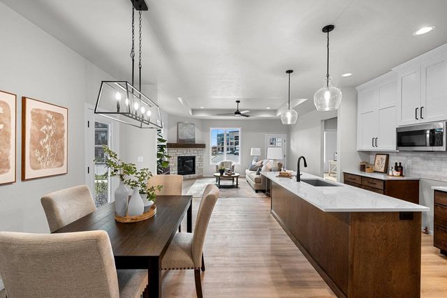 2850 ELM TREE, Howard, WI 54313