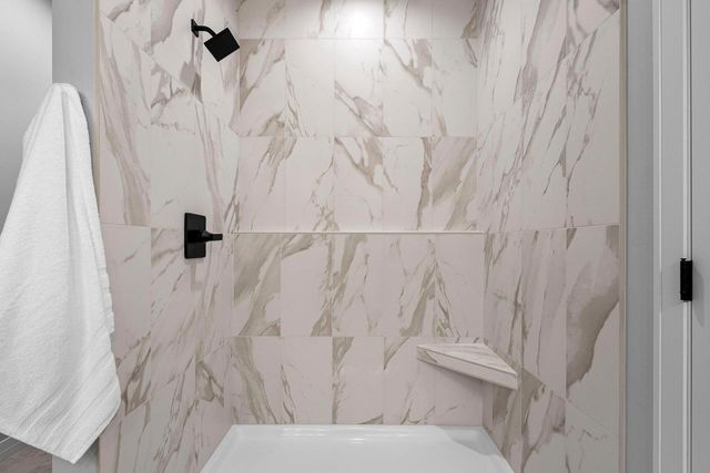 2850 ELM TREE, Howard, WI 54313