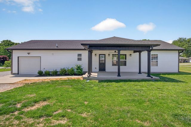 702 Cill St, Smithville, TN 37166