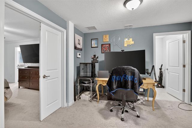 7050 RIPPLE POND LOOP, Zephyrhills, FL 33541