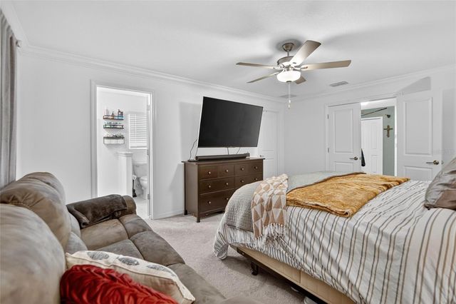 7050 RIPPLE POND LOOP, Zephyrhills, FL 33541