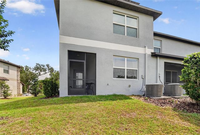7050 RIPPLE POND LOOP, Zephyrhills, FL 33541