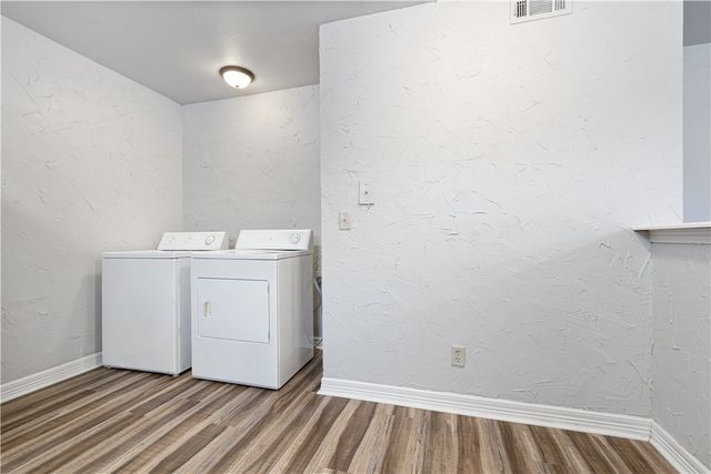 884 W Holly Street, Fayetteville, AR 72703