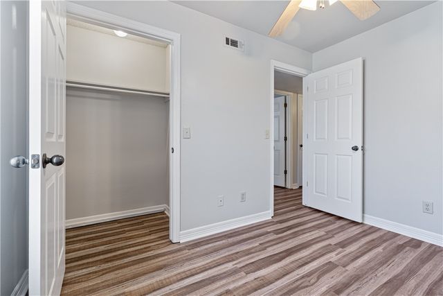 884 W Holly Street, Fayetteville, AR 72703