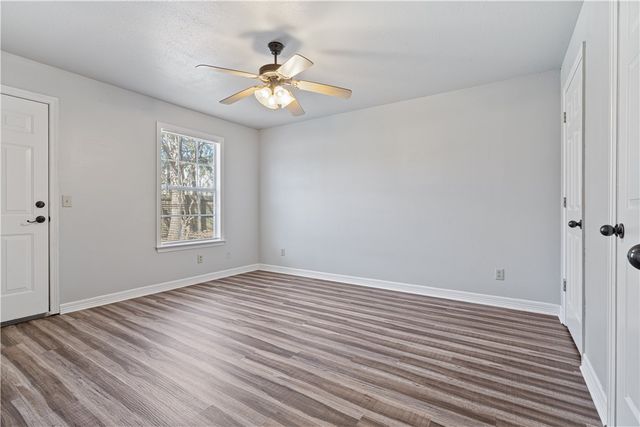 884 W Holly Street, Fayetteville, AR 72703