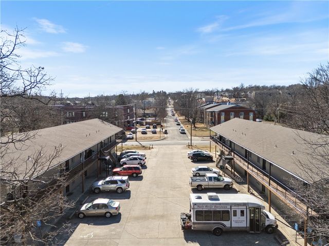 884 W Holly Street, Fayetteville, AR 72703