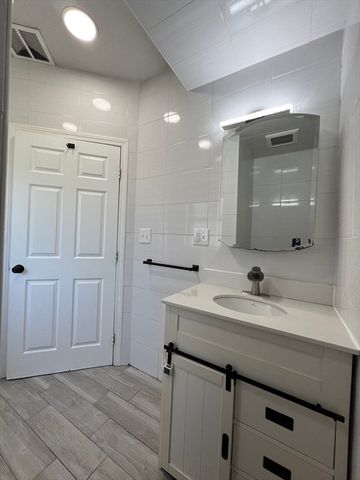 9 Payson Rd, Billerica, MA 01821