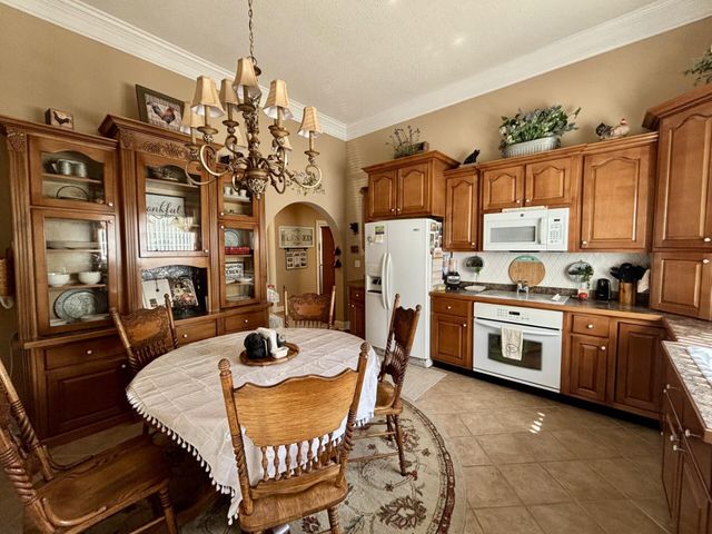 250 Hill Place Road, Benham, KY 40807