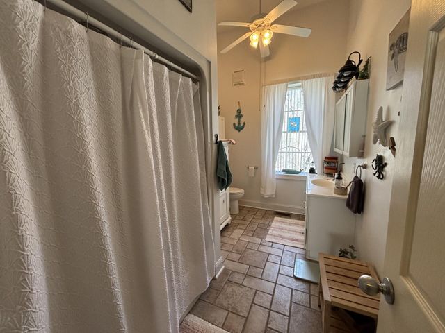 250 Hill Place Road, Benham, KY 40807