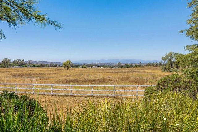 2445 Southern Oak Road, Ramona, CA 92065