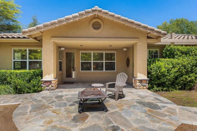 2445 Southern Oak Road, Ramona, CA 92065
