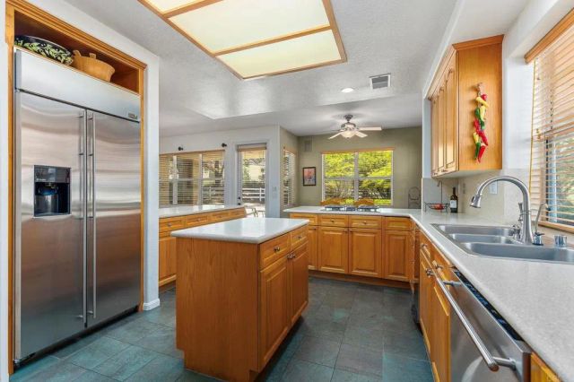 2445 Southern Oak Road, Ramona, CA 92065