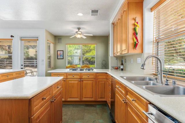 2445 Southern Oak Road, Ramona, CA 92065