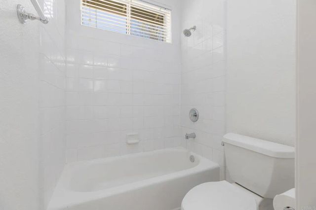 2445 Southern Oak Road, Ramona, CA 92065