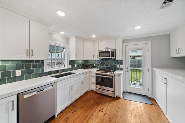 1510 Alexander Street, Houston, TX 77008