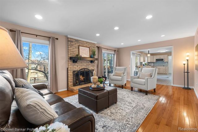 4347 Apple Valley Lane, West Bloomfield, MI 48323