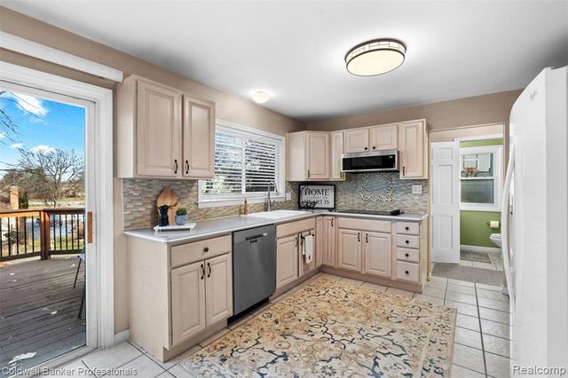 4347 Apple Valley Lane, West Bloomfield, MI 48323