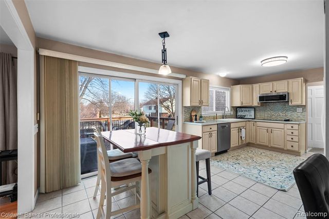 4347 Apple Valley Lane, West Bloomfield, MI 48323