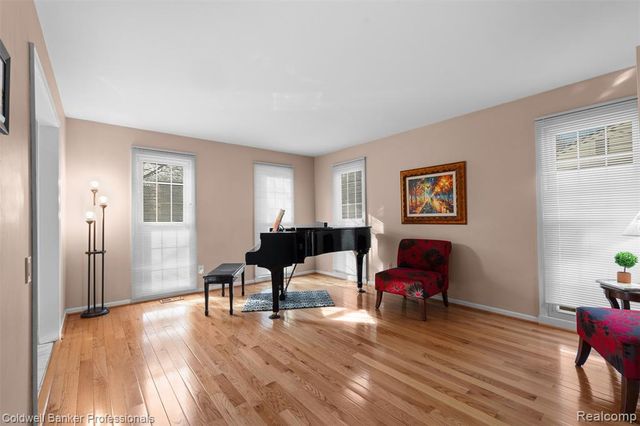 4347 Apple Valley Lane, West Bloomfield, MI 48323