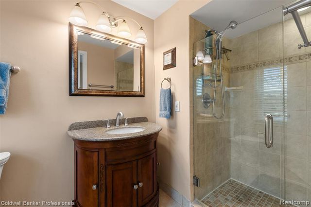 4347 Apple Valley Lane, West Bloomfield, MI 48323